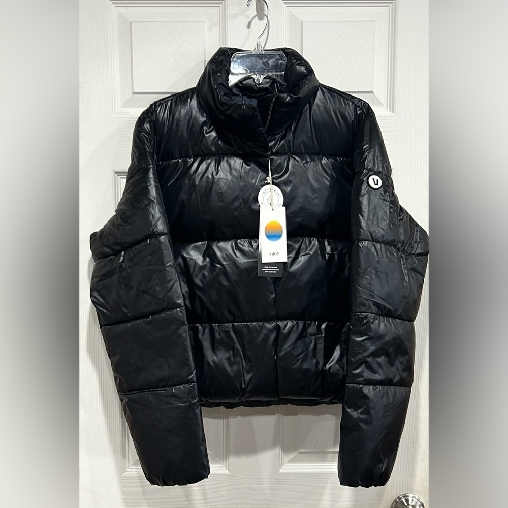 Vuori Women's XL Hudson Insulated Jacket Black NWT Medium-Weight Relaxed Fit